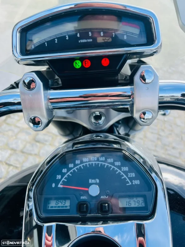 Suzuki Intruder M 1800R - Image 4